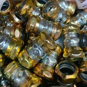 50 New Thomas & Betts 3/4" Compression Couplings for EMT Conduit Original Box